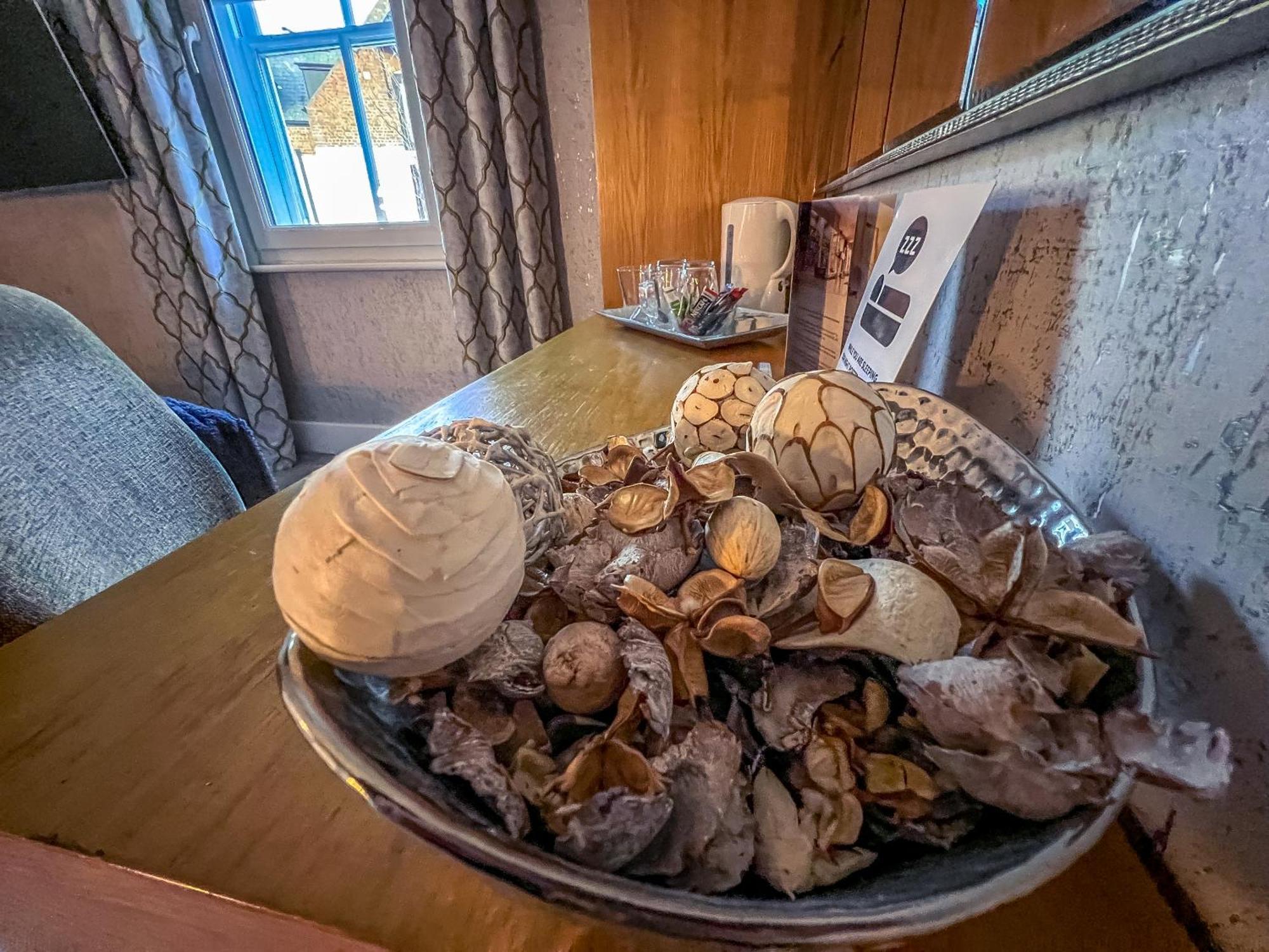 Quayside Hotel & Bar Бостон Экстерьер фото